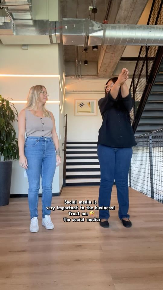 Sophie and a colleague in the StudioHawk US office